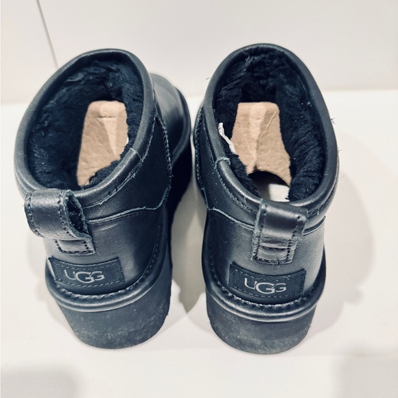UGG WOMEN'S ULTRA MINI PLATFORM LEATHER SHEARLING LINED ANKLE BOOTS BLACK size 6 - Picture 8 of 14
